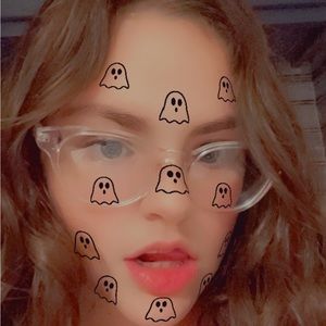 Meet your Posher, Laila